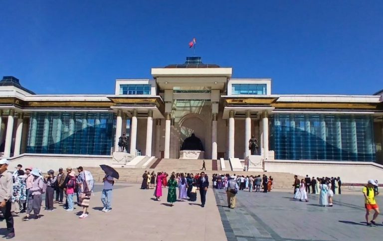 Ulaanbaatar. Sukhbaatar square